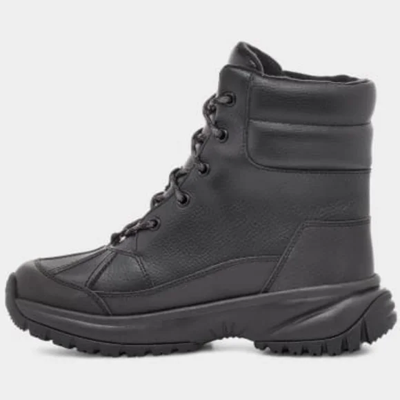 NEW UGG Yose Boot Sz 9